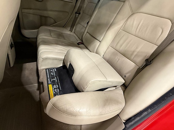 Volvo V70 12 of 18