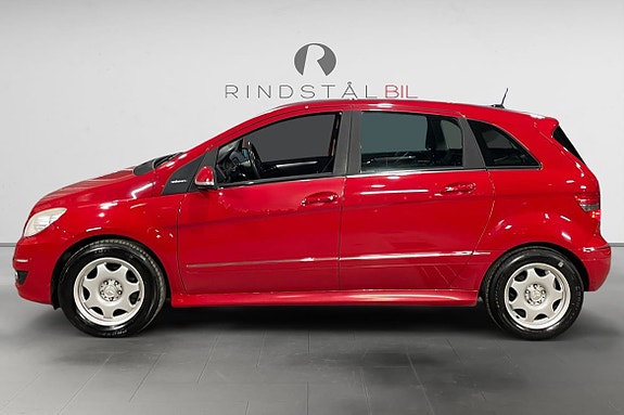 Mercedes-Benz B180 4 of 5