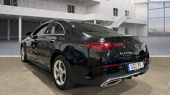 Mercedes-Benz CLA250 e 3 of 4