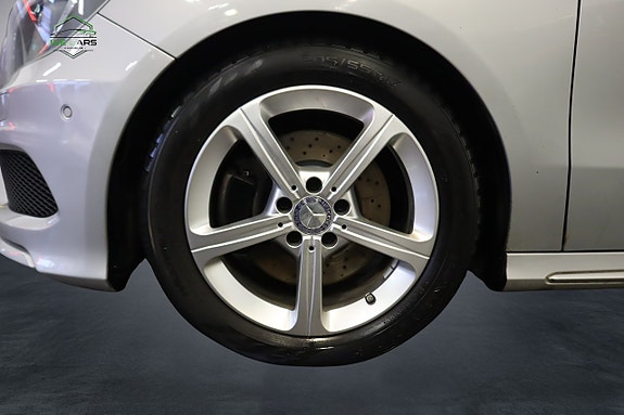 Mercedes-Benz A220 3 of 5