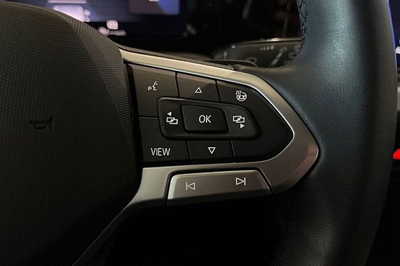 Volkswagen Golf VIII 13 of 19