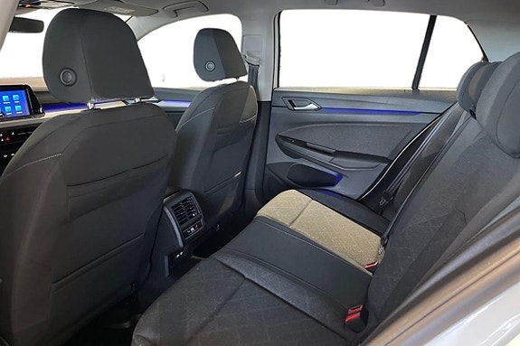 Volkswagen Golf VIII 17 of 19