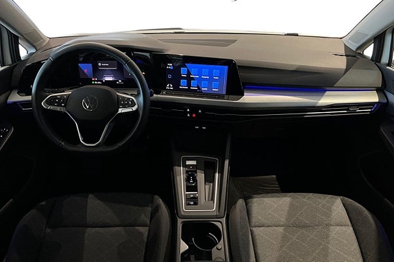 Volkswagen Golf VIII 10 of 19