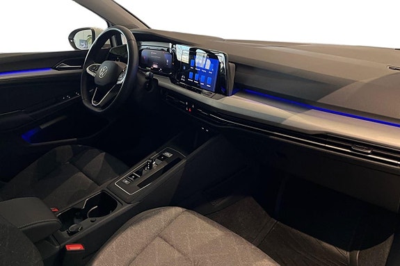 Volkswagen Golf VIII 15 of 19