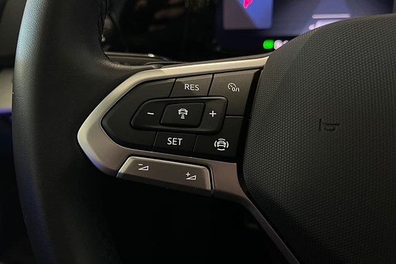 Volkswagen Golf VIII 12 of 19
