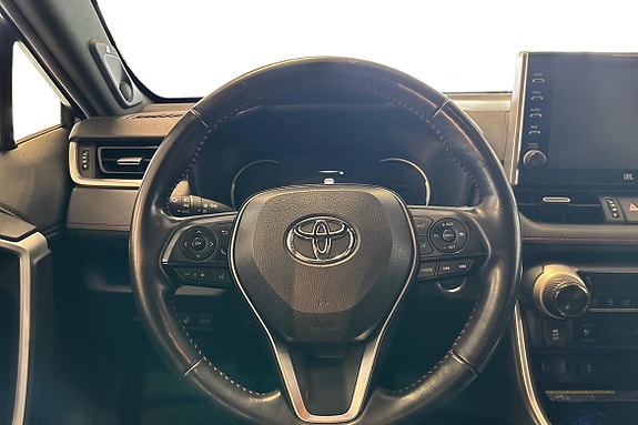 Toyota RAV4 8 of 9