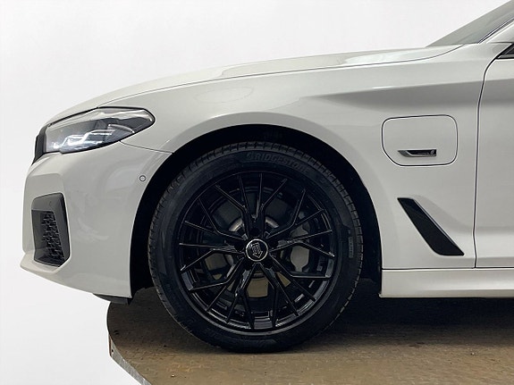 BMW 530e 9 of 30