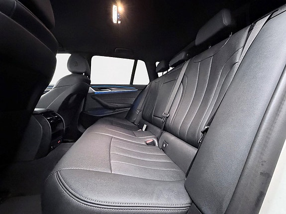 BMW 530e 13 of 30