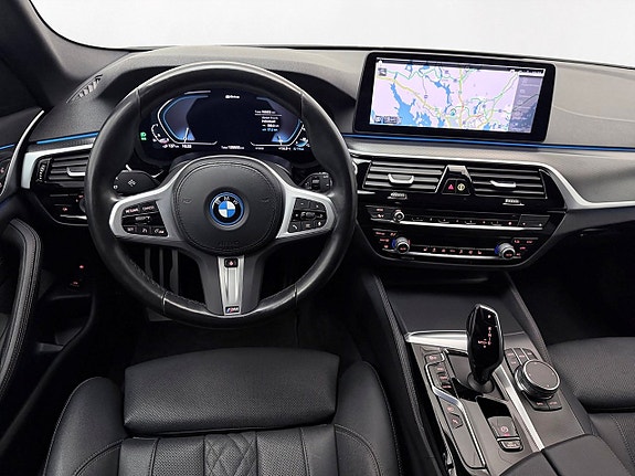 BMW 530e 16 of 30