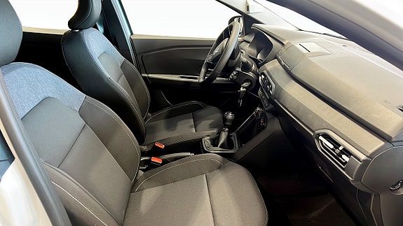 Dacia Sandero 3 of 5
