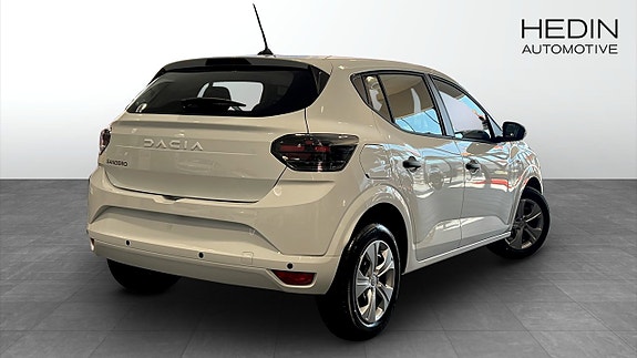 Dacia Sandero 2 of 5