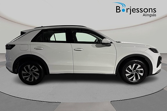 Volkswagen T-Roc 2 of 5