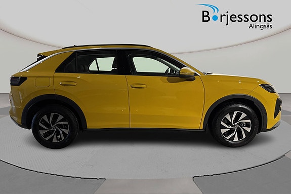 Volkswagen T-Roc 2 of 5