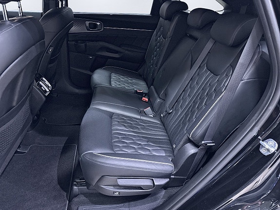 Kia Sorento 9 of 14