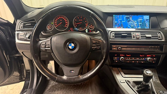 BMW 523i 9 of 13