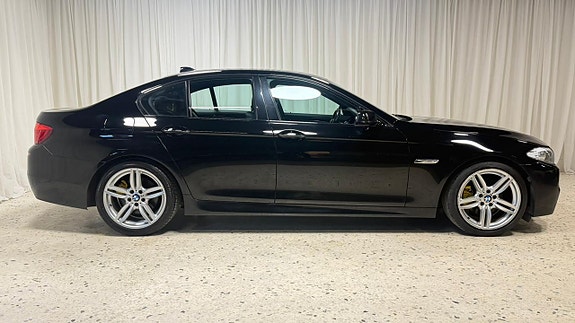 BMW 523i 4 of 5