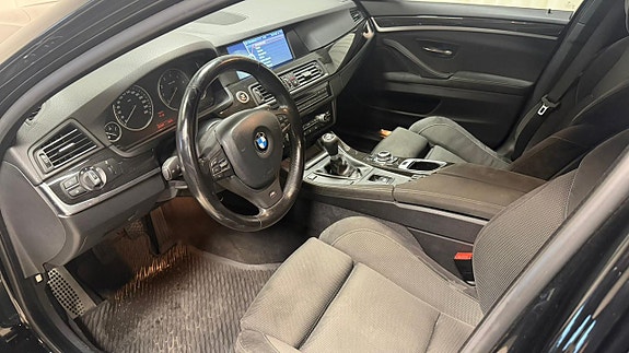 BMW 523i 8 of 13