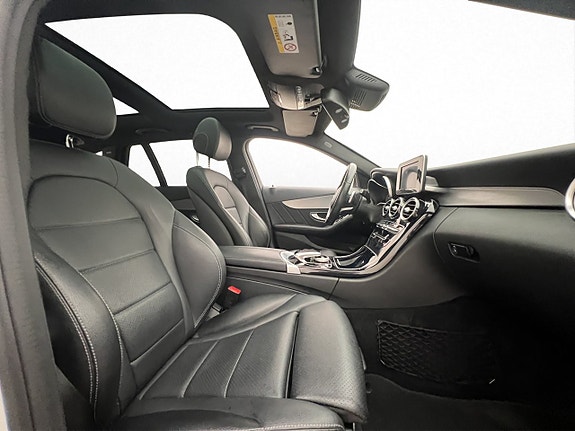 Mercedes-Benz C220 11 of 27