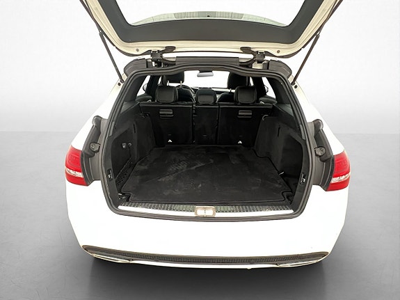Mercedes-Benz C220 27 of 27