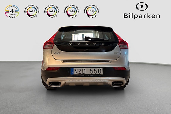 Volvo V40 Cross Country 6 of 16