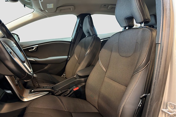 Volvo V40 Cross Country 8 of 16