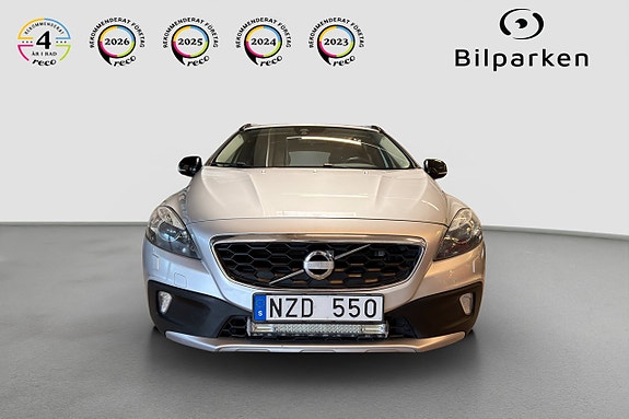 Volvo V40 Cross Country 5 of 16