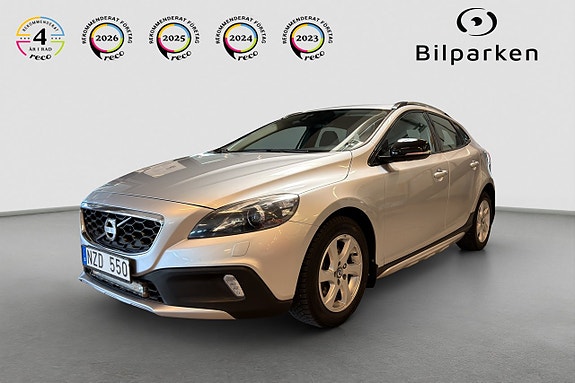 Volvo V40 Cross Country 4 of 16