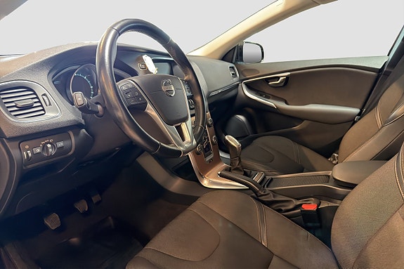 Volvo V40 Cross Country 7 of 16