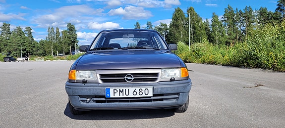 Opel Astra 2 of 8
