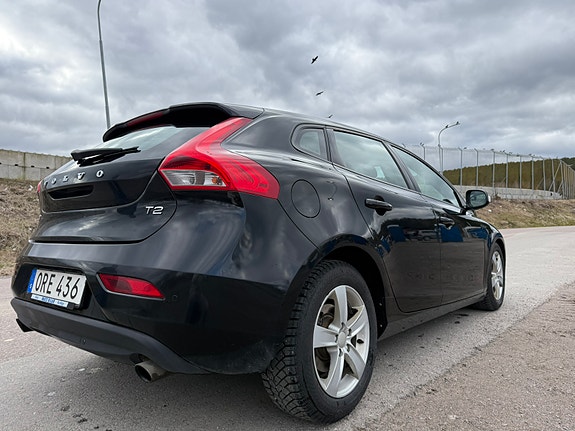 Volvo V40 4 of 5