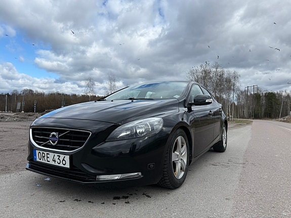 Volvo V40 2 of 5