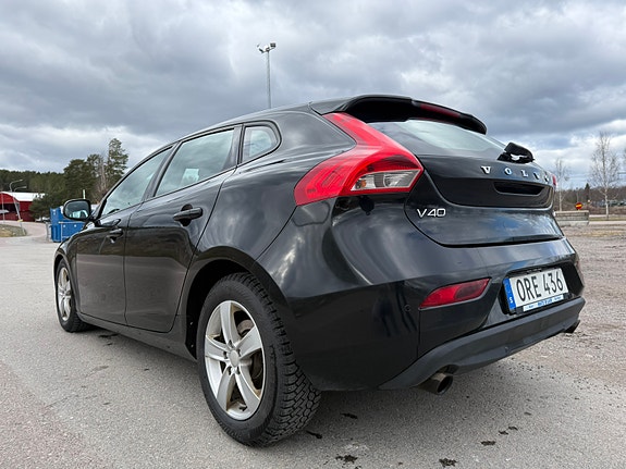 Volvo V40 3 of 5