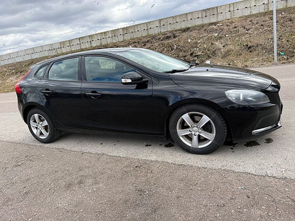 Volvo V40 5 of 5