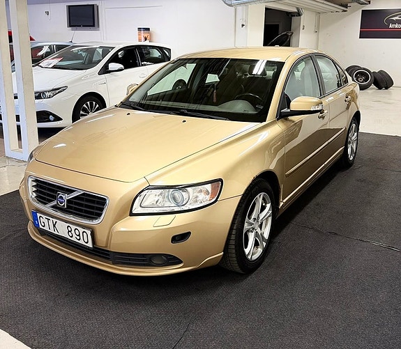 Volvo S40 5 of 5