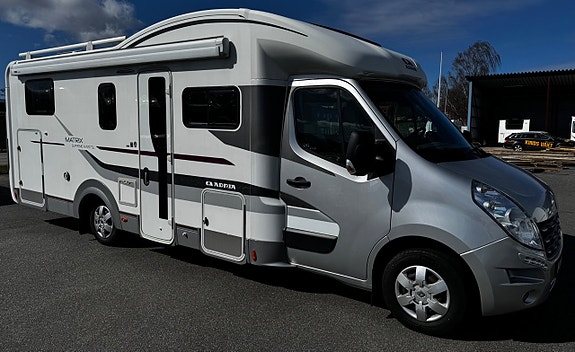 Adria Matrix supreme M687 SL Solcell/Golvvärme/Backkamera/Supreme