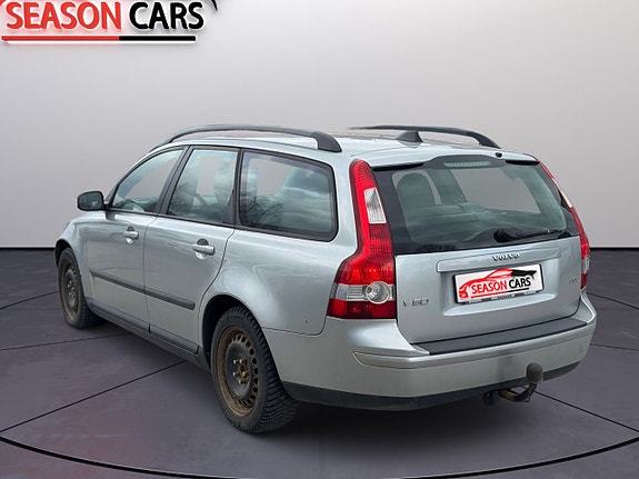 Volvo V50 2 of 5