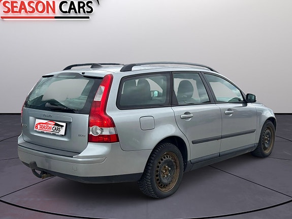 Volvo V50 3 of 5