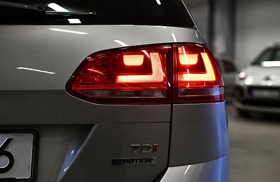 Volkswagen Golf VII 11 of 30