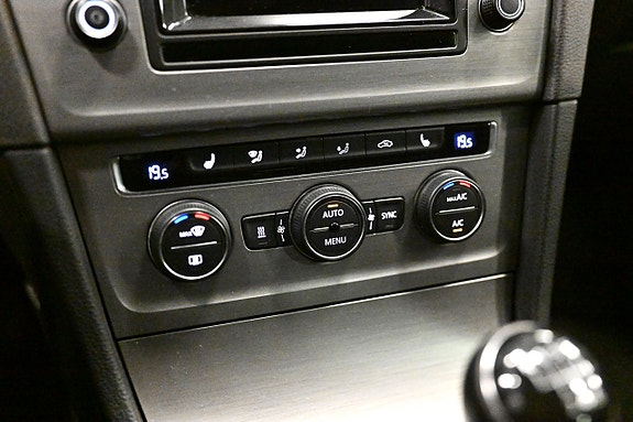 Volkswagen Golf VII 28 of 30