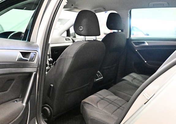 Volkswagen Golf VII 29 of 30