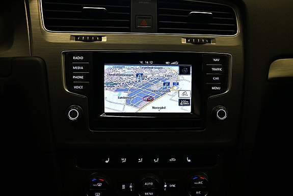 Volkswagen Golf VII 22 of 30