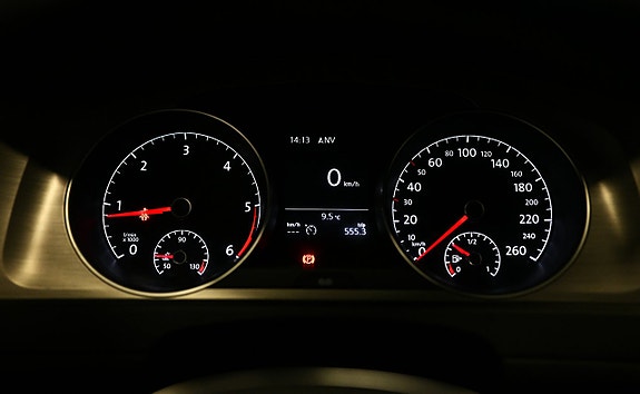 Volkswagen Golf VII 23 of 30