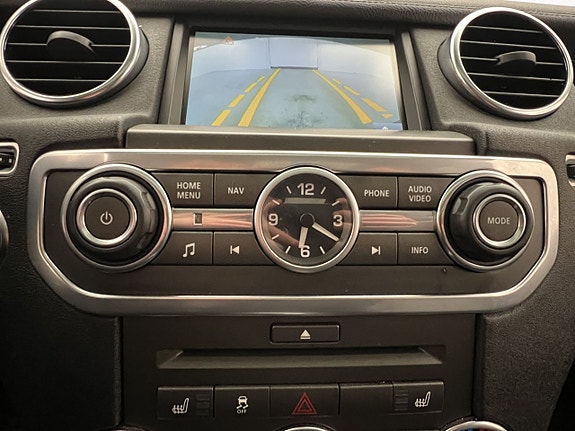 Land Rover Discovery 4 21 of 30