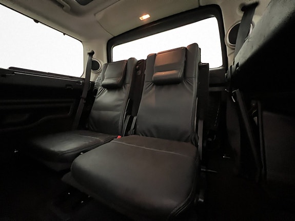 Land Rover Discovery 4 27 of 30