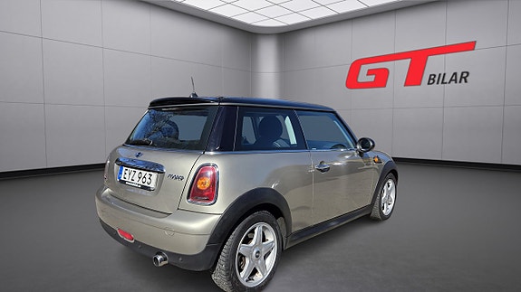 MINI Cooper 7 of 18