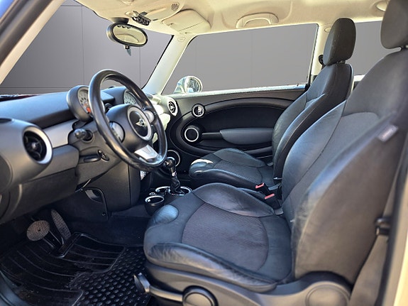 MINI Cooper 9 of 18