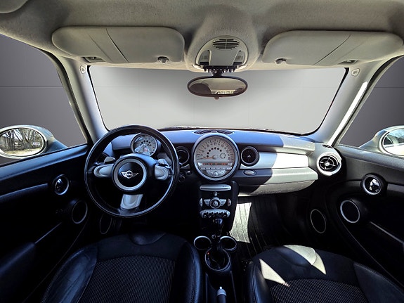 MINI Cooper 12 of 18