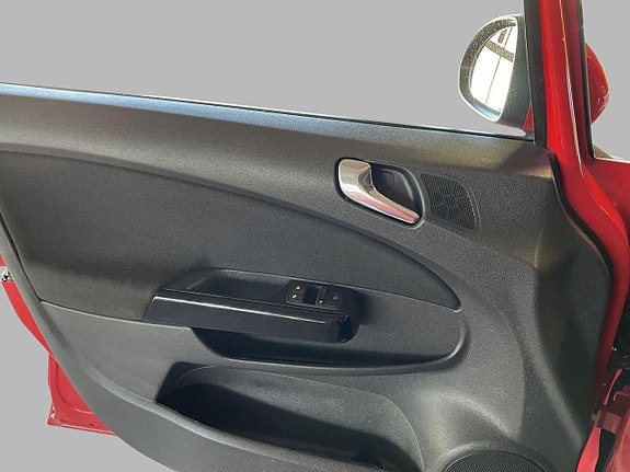 Opel Corsa 12 of 16