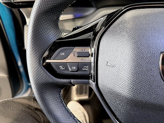 Peugeot 408 8 of 18