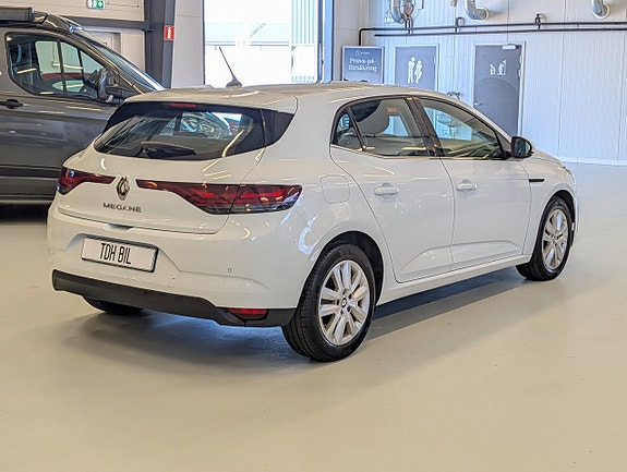 Renault Megane IV 5 of 5